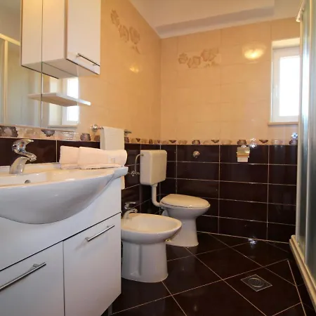 Apartment Liliana Near